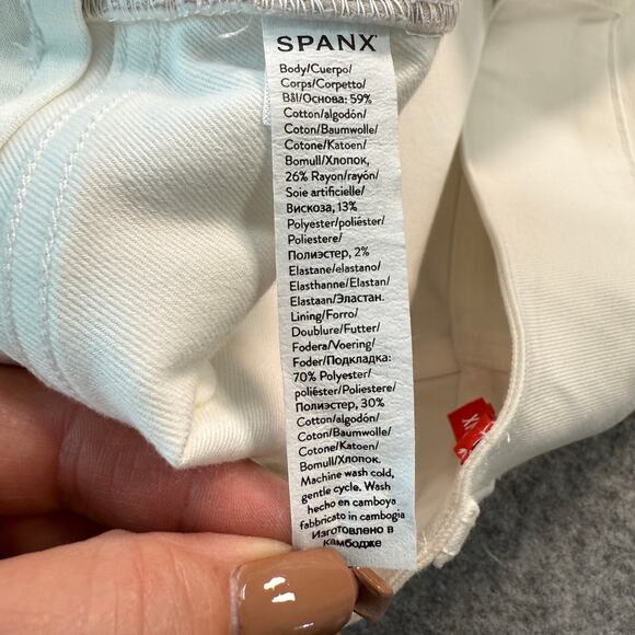 Women's Spanx 6" Twill Shorts in Bright White Size IX NEW - Picture 5 of 8